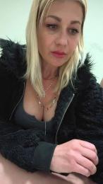 evakisimovareal webcam model stream image