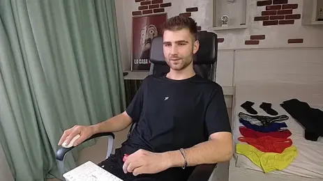 KyloEast webcam model stream image
