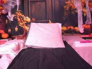 zoe-12 webcam model stream image