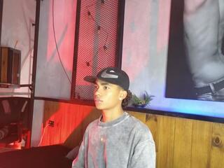 Alan Cutee webcam model stream image