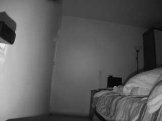 voyeurcam-charmhellen-kitchen webcam model stream image
