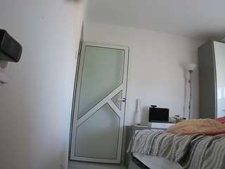 voyeurcam-charmhellen-kitchen webcam model stream image