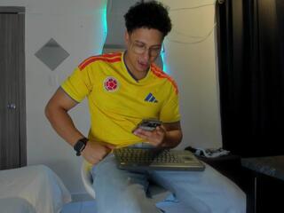 Kris Khalifa webcam model stream image