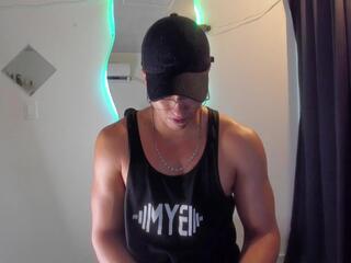 Kris Khalifa webcam model stream image