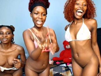 LunaDarlin webcam model stream image