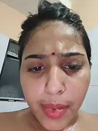 Cute-Simmi69 webcam stripchat model stream image