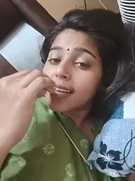 Cute-Simmi69 webcam stripchat model stream image