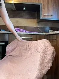 Hotmomcheckk_ webcam model stream image