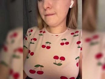 AlinaRay webcam model stream image