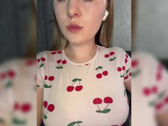 AlinaRay webcam model stream image