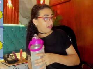 asherat webcam model stream image