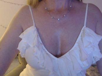 goodSnowQueen webcam model stream image