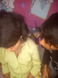 Freakingromance webcam model stream image