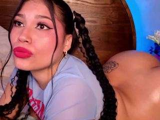 courtneygrey webcam model stream image