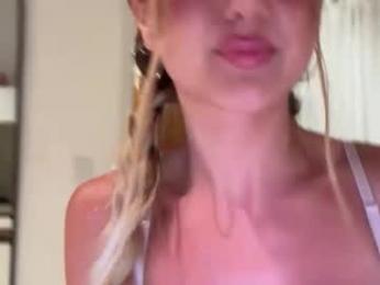 dreamyylilah webcam chaturbate model stream image