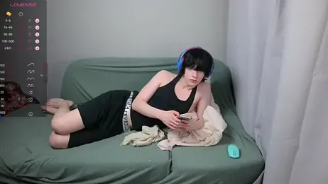 LeonBoykisser webcam stripchat model stream image