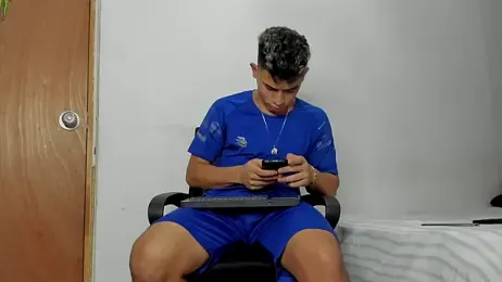 andrew_rose_ webcam model stream image