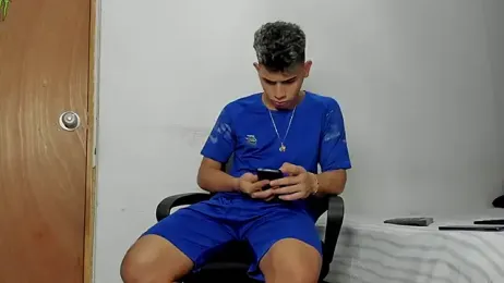 andrew_rose_ webcam model stream image