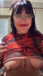 Lareyni26 webcam model stream image