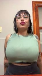 Lareyni26 webcam model stream image