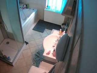 voyeurcam-julmodels-bath-2nd-2 webcam model stream image