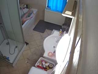 voyeurcam-julmodels-bath-2nd-2 webcam camsoda model stream image