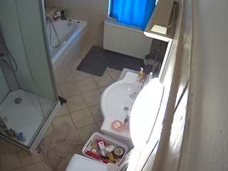 voyeurcam-julmodels-bath-2nd-2 webcam model stream image