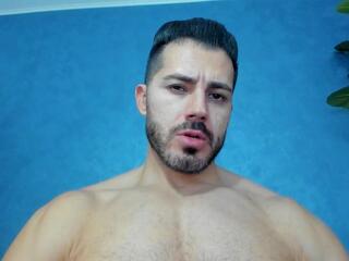 Cutler Q webcam flirt4free model stream image