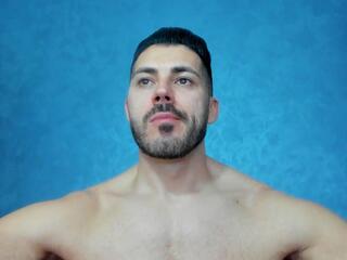 Cutler Q webcam flirt4free model stream image