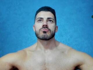 Cutler Q webcam flirt4free model stream image