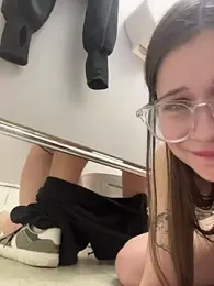 mmelicious webcam model stream image