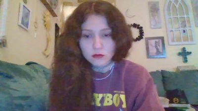 QueenCrimson webcam cam4 model stream image