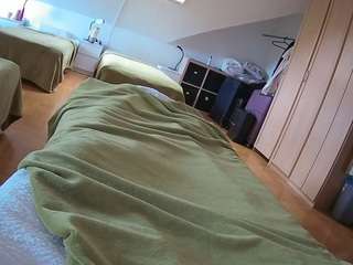 voyeurcam-julmodels-bed-1 webcam model stream image