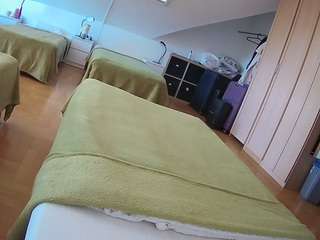 voyeurcam-julmodels-bed-1 webcam model stream image