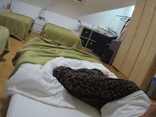 voyeurcam-julmodels-bed-1 webcam model stream image
