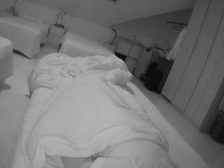 voyeurcam-julmodels-bed-1 webcam model stream image