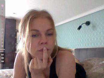BlondaTina webcam model stream image