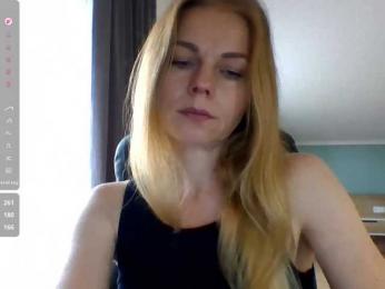 BlondaTina webcam model stream image