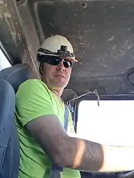 Uncle_Shaggy webcam stripchat model stream image