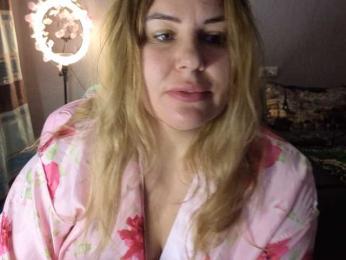 AvaQueen webcam model stream image
