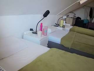 voyeurcam-julmodels-bed-4 webcam model stream image