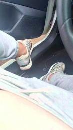 Bembeleza webcam model stream image