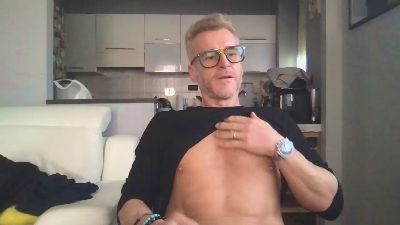 Axl_hot webcam cam4 model stream image