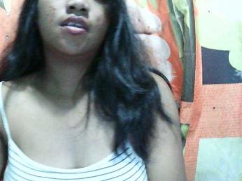 Sarah-001 webcam model stream image