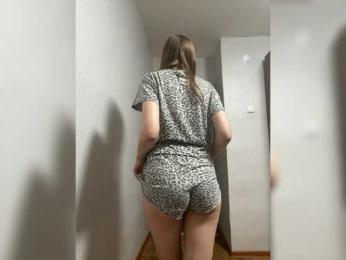 Lola-2 webcam model stream image