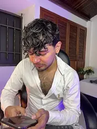 Samir_bear webcam model stream image