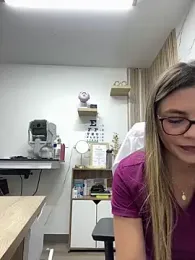 alicee16 webcam stripchat model stream image