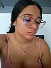 -VICKKY webcam model stream image