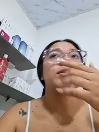 -VICKKY webcam model stream image