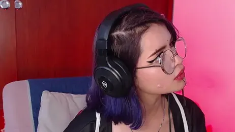 Raventh_ webcam model stream image